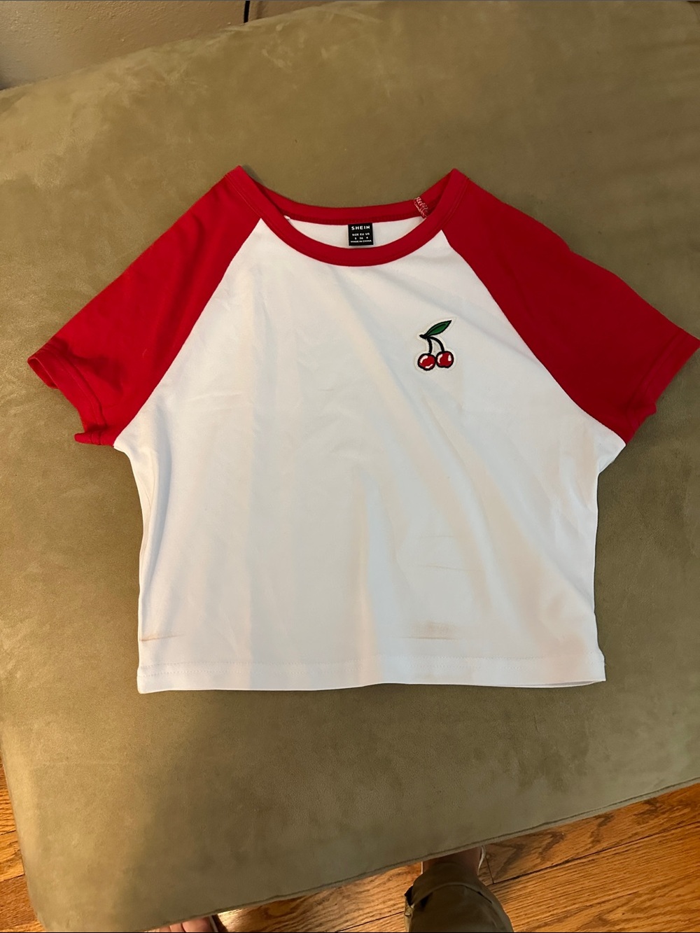 Cherry detailed cropped T-shirt